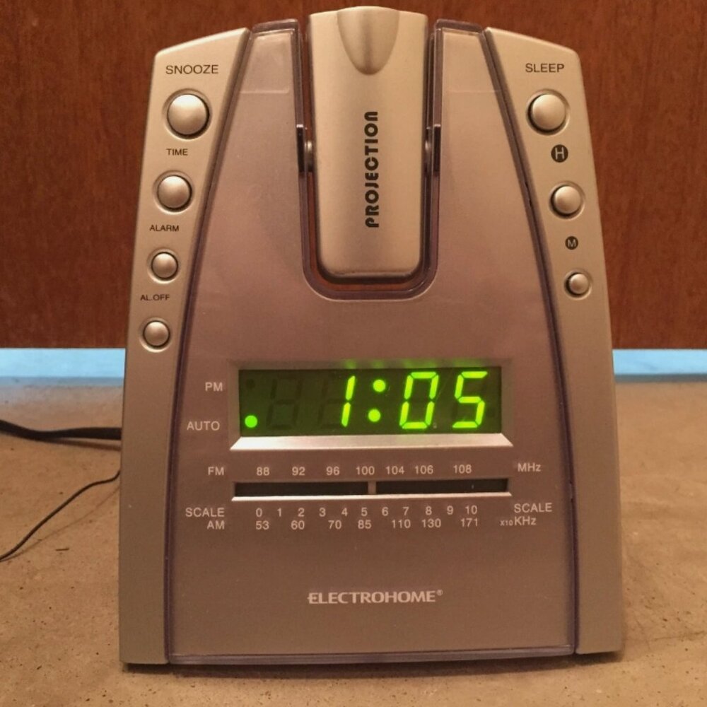 WORKS Electrohome CR638E Projection Alarm Clock AM/FM Radio